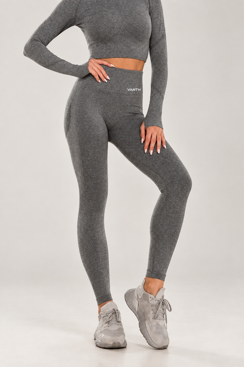 Versione migliorata dell’immagine ACTIVEWEAR grigia